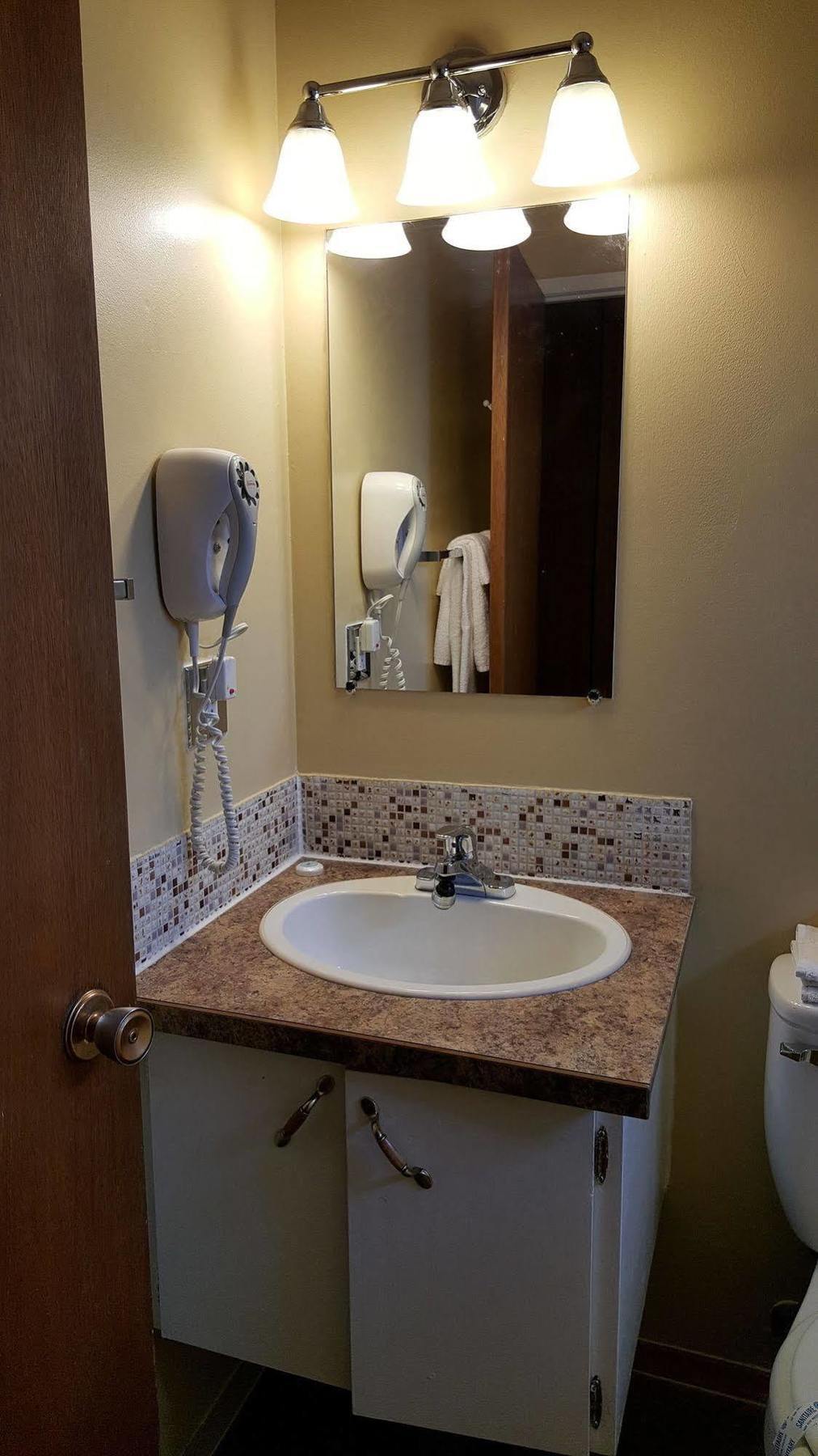 Plaza Motel Πέντικτον Εξωτερικό φωτογραφία