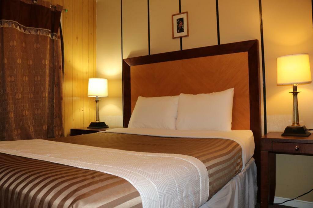 Plaza Motel Πέντικτον Εξωτερικό φωτογραφία
